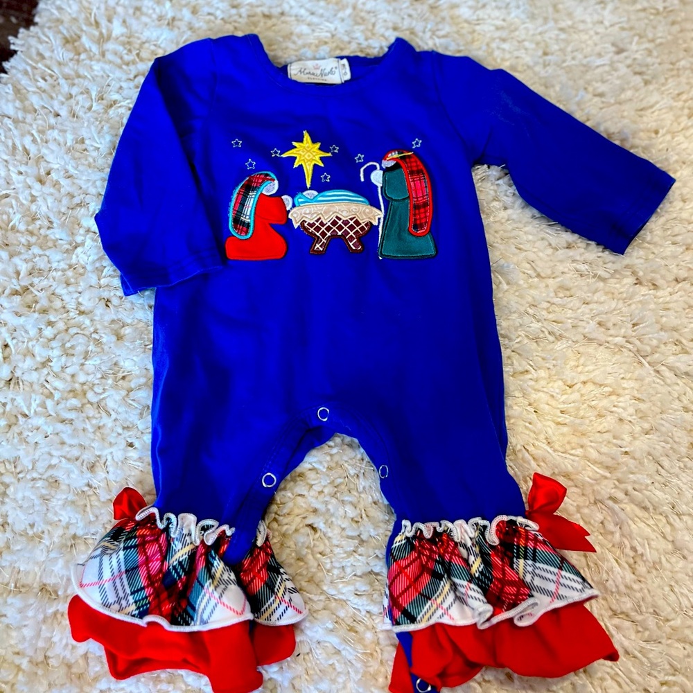 Marie Nicole romper

0-3 months 

Amazing condition